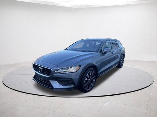 2021 Volvo V60 Cross Country T5