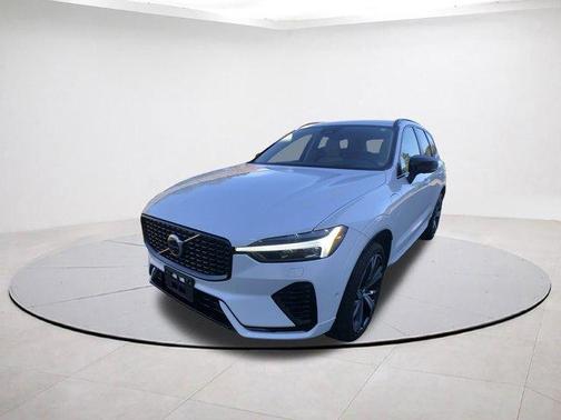 2023 Volvo XC60 Recharge Plug-In Hybrid T8 Ultimate Dark Theme