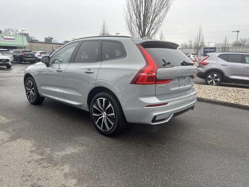 2025 Volvo XC60 B5 Plus