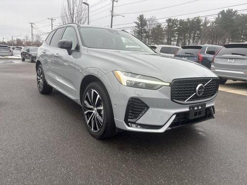 2025 Volvo XC60 B5 Plus