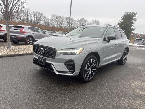 2025 Volvo XC60 B5 Plus