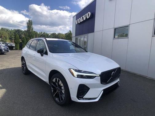2026 Volvo XC60 B5 Plus