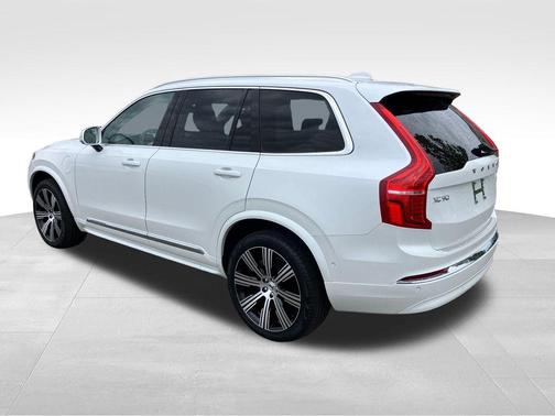 Crystal White Metallic 2023 Volvo XC90 Recharge Plug-In Hybrid T8 Plus Bright Theme 7 Passenger