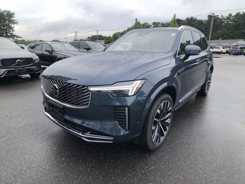 2026 Volvo XC90 PLUS