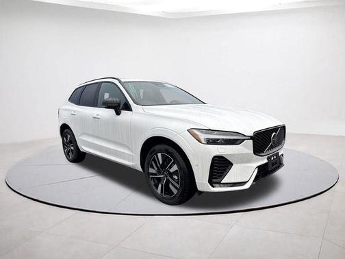 2026 Volvo XC60 B5 Plus