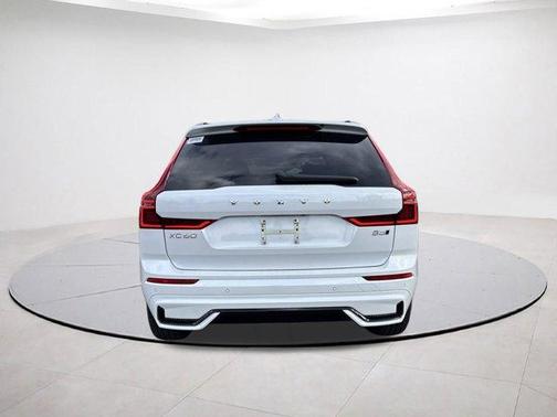 2026 Volvo XC60 B5 Core