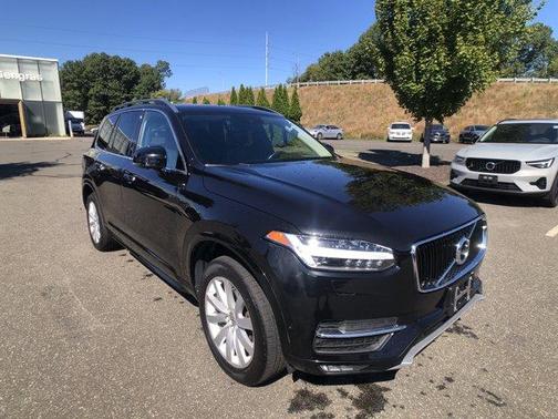 2017 Volvo XC90 T6 Momentum