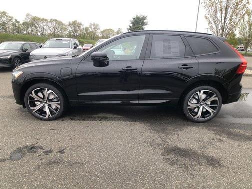 2025 Volvo XC60 Plug-In Hybrid T8 Ultra