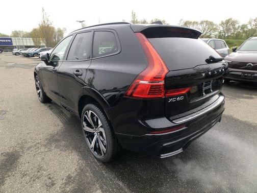 2025 Volvo XC60 Plug-In Hybrid T8 Ultra