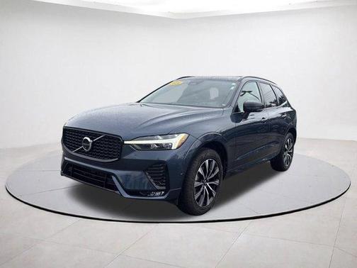 2024 Volvo XC60 B5 Plus Dark Theme