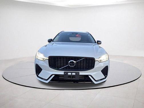 2025 Volvo XC60 Plug-In Hybrid T8 Plus