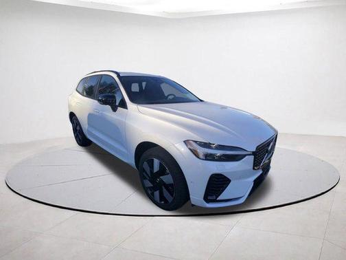 2025 Volvo XC60 Plug-In Hybrid T8 Plus