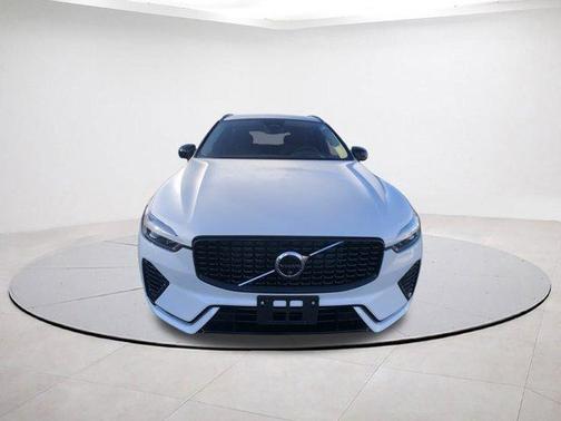 2025 Volvo XC60 Plug-In Hybrid T8 Plus