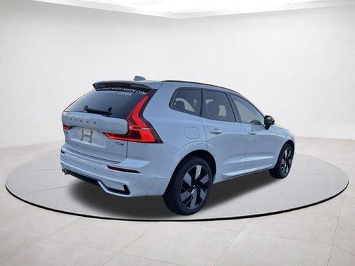 2025 Volvo XC60 Plug-In Hybrid T8 Plus