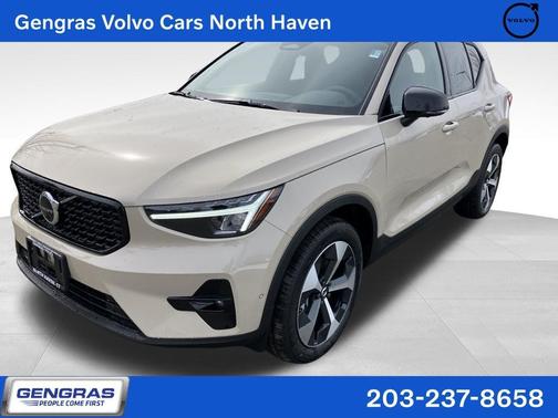 2026 Volvo XC40 B5 Plus