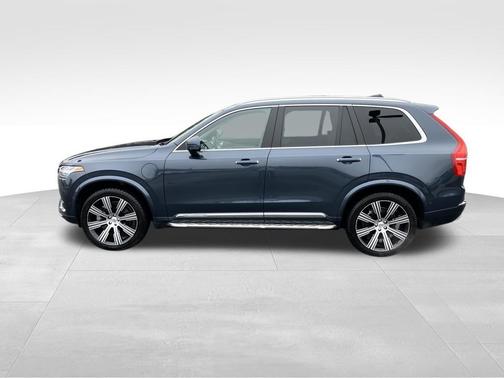 2022 Volvo XC90 Recharge Plug-In Hybrid T8 Inscription 7 Passenger