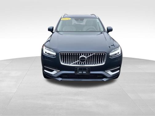 2022 Volvo XC90 Recharge Plug-In Hybrid T8 Inscription 7 Passenger