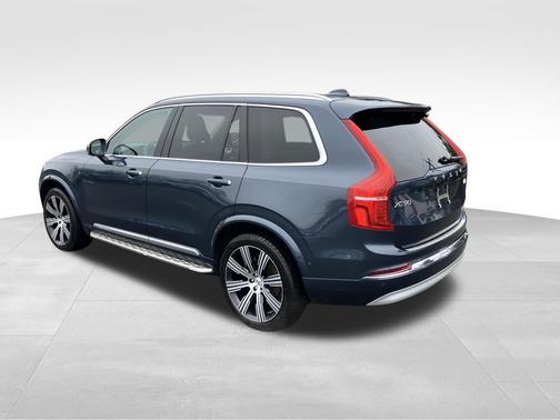 2022 Volvo XC90 Recharge Plug-In Hybrid T8 Inscription 7 Passenger
