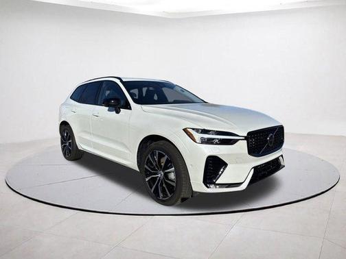 2025 Volvo XC60 B5 Plus