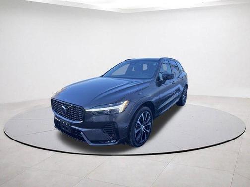 2025 Volvo XC60 B5 Plus