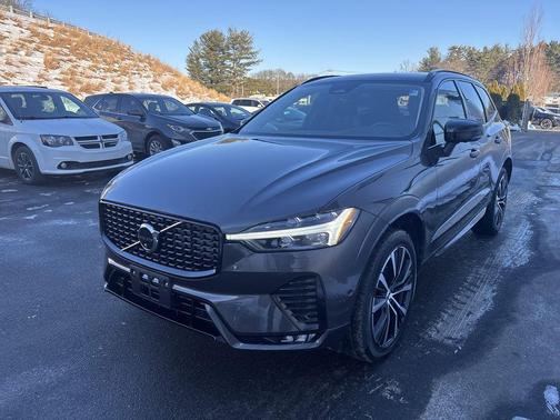 2025 Volvo XC60 B5 Plus
