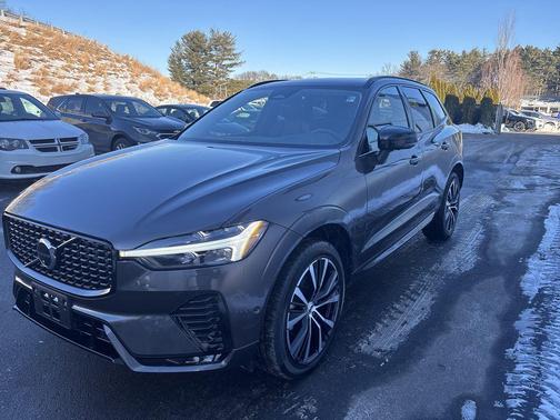 2025 Volvo XC60 B5 Plus