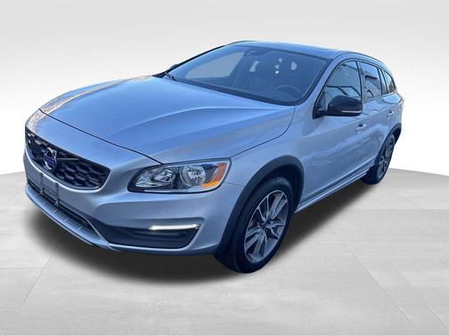2018 Volvo V60 Cross Country T5