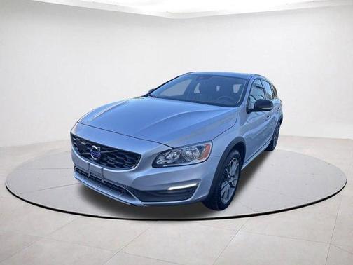 2018 Volvo V60 Cross Country T5