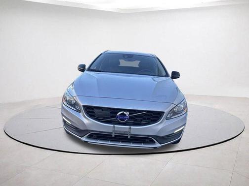 2018 Volvo V60 Cross Country T5