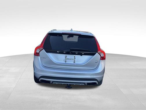 2018 Volvo V60 Cross Country T5