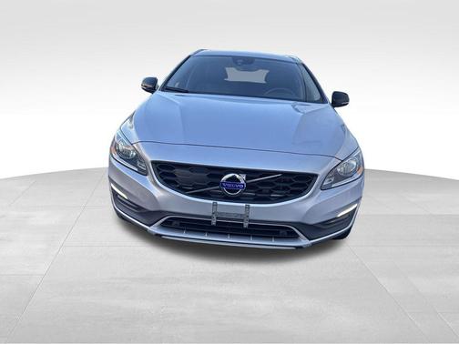 2018 Volvo V60 Cross Country T5