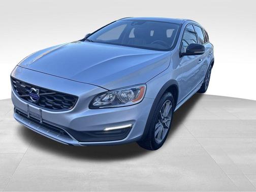 2018 Volvo V60 Cross Country T5
