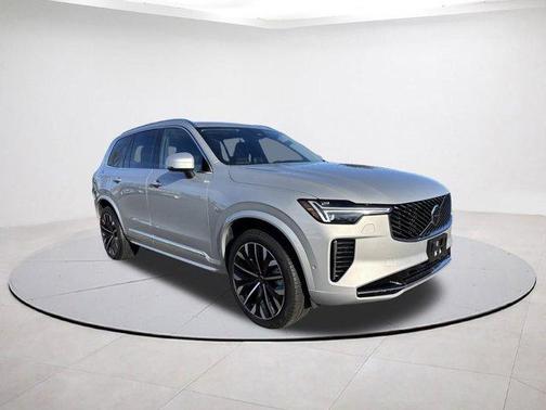 2025 Volvo XC90 B6 Plus 7-Seater