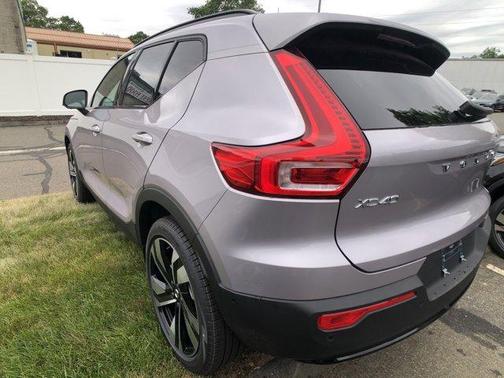2026 Volvo XC40 ULTRA