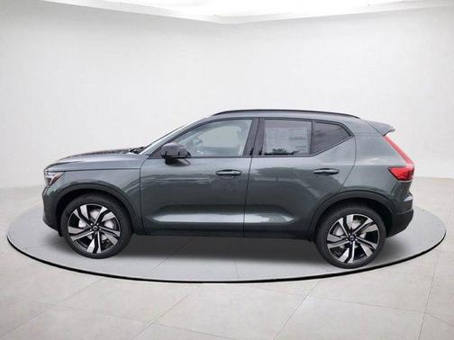 2026 Volvo XC40 B5 Ultra