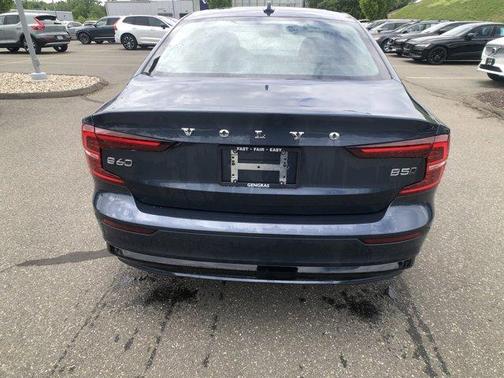 2024 Volvo S60 B5 Plus Dark Theme