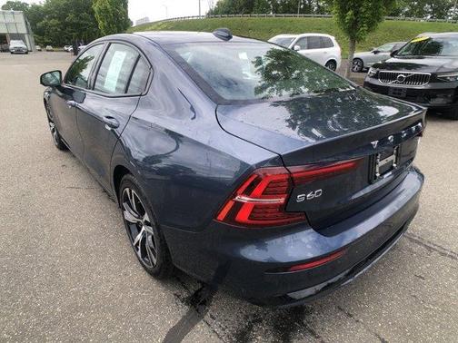 2024 Volvo S60 B5 Plus Dark Theme