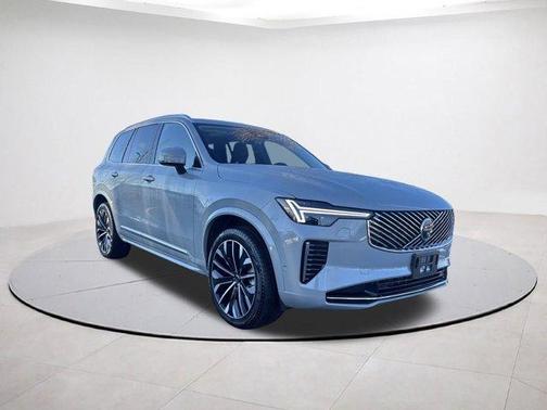 2025 Volvo XC90 B6 Plus 7-Seater