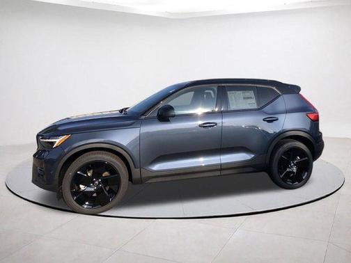 2026 Volvo XC40 B5 Ultra Black Edition