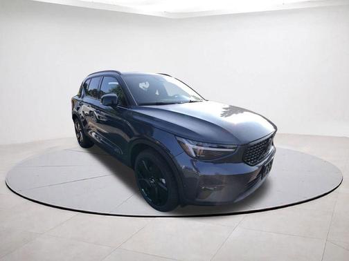 2026 Volvo XC40 B5 Ultra Black Edition