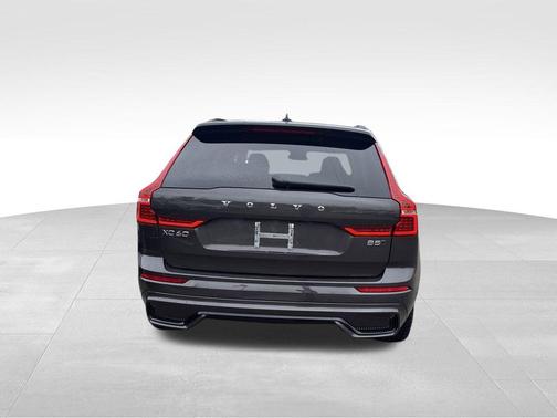 2025 Volvo XC60 B5 Plus