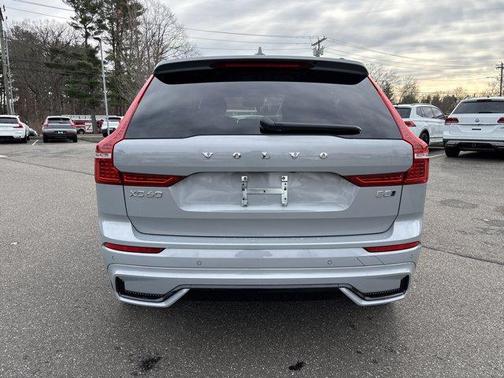 2025 Volvo XC60 B5 Plus