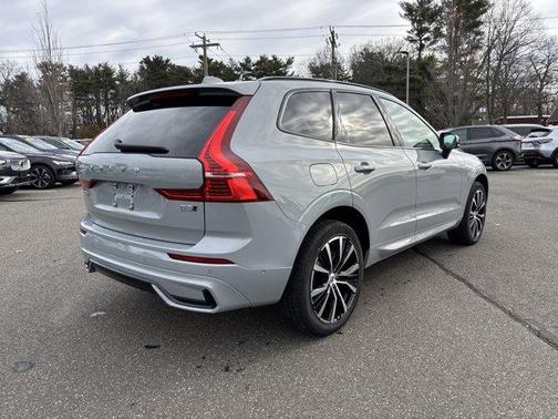 2025 Volvo XC60 B5 Plus