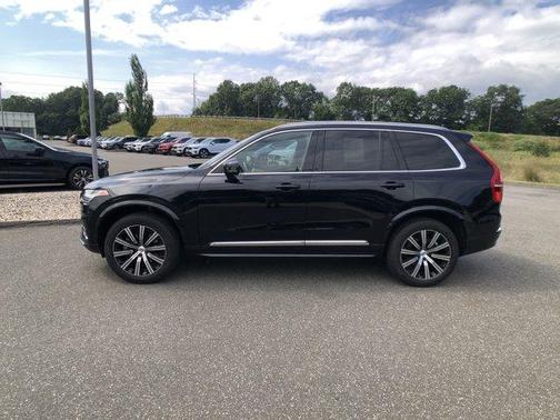 2023 Volvo XC90 B5 Plus