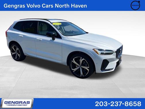 Crystal White Metallic 2024 Volvo XC60 B5 Ultimate Dark Theme