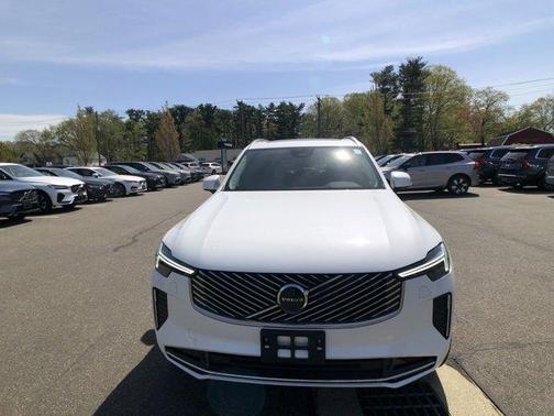 2025 Volvo XC90 B6 Plus 7-Seater