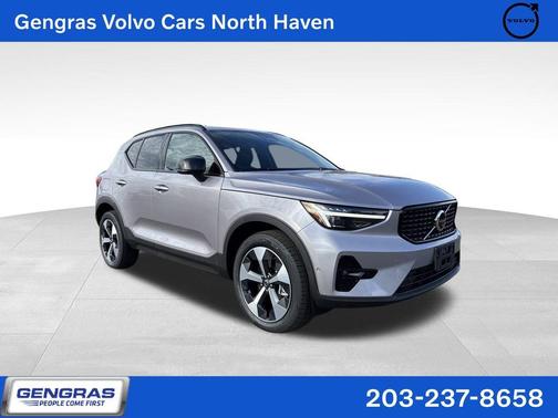 2026 Volvo XC40 B5 Plus