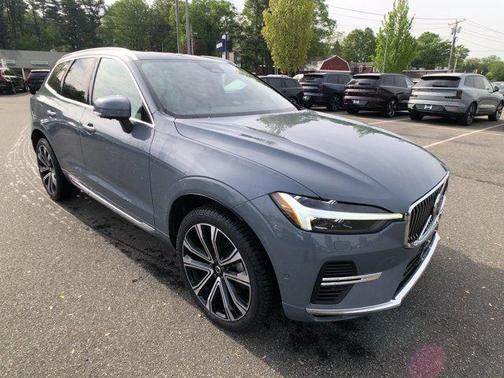 2023 Volvo XC60 Recharge Plug-In Hybrid T8 Ultimate Bright Theme