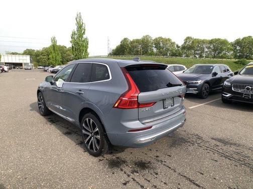2023 Volvo XC60 Recharge Plug-In Hybrid T8 Ultimate Bright Theme