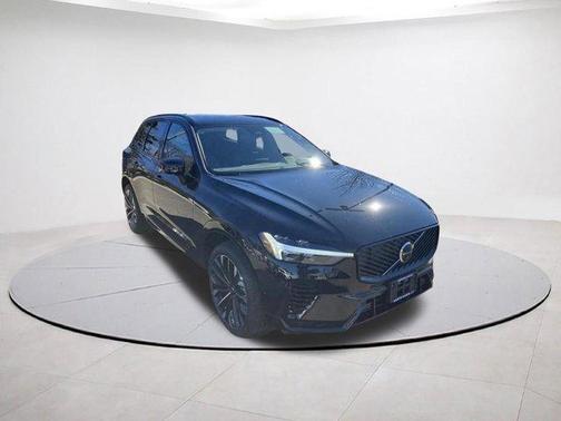 Onyx Black Metallic 2026 Volvo XC60 Plug-In Hybrid T8 Ultra
